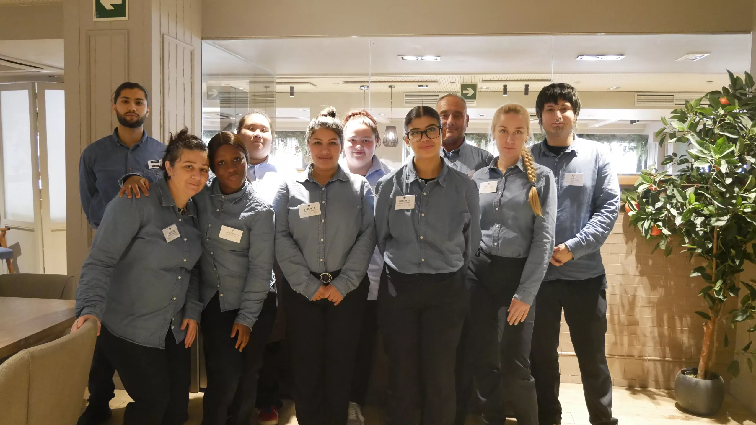 Alumnes de la formació de cambrer a La Poma del Casal dels Infants.